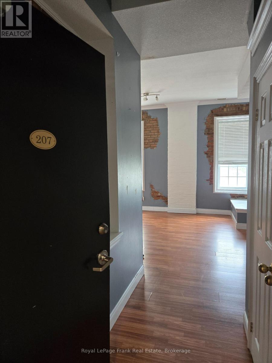 207 - 54 KING STREET E, Clarington (Bowmanville) — photo 7