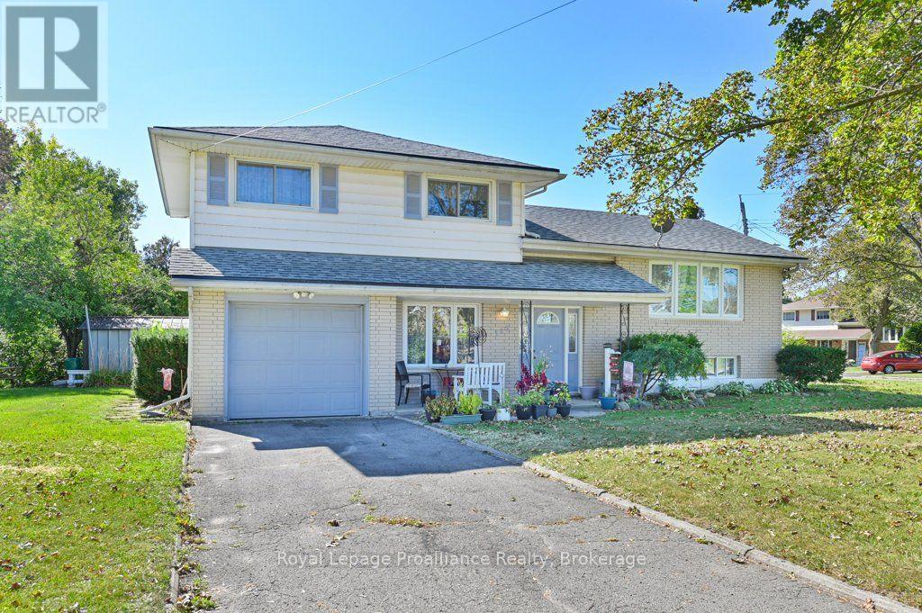 145 LELAND DRIVE, Belleville (Belleville Ward)