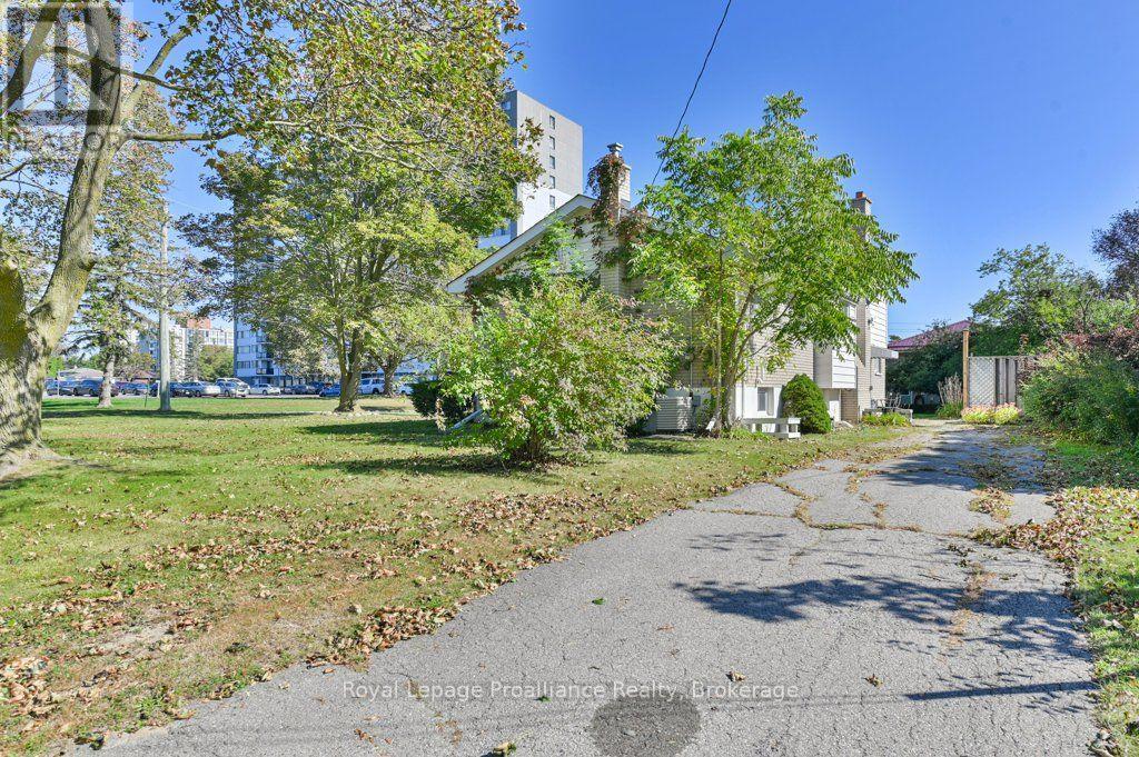 145 LELAND DRIVE, Belleville (Belleville Ward) — photo 11