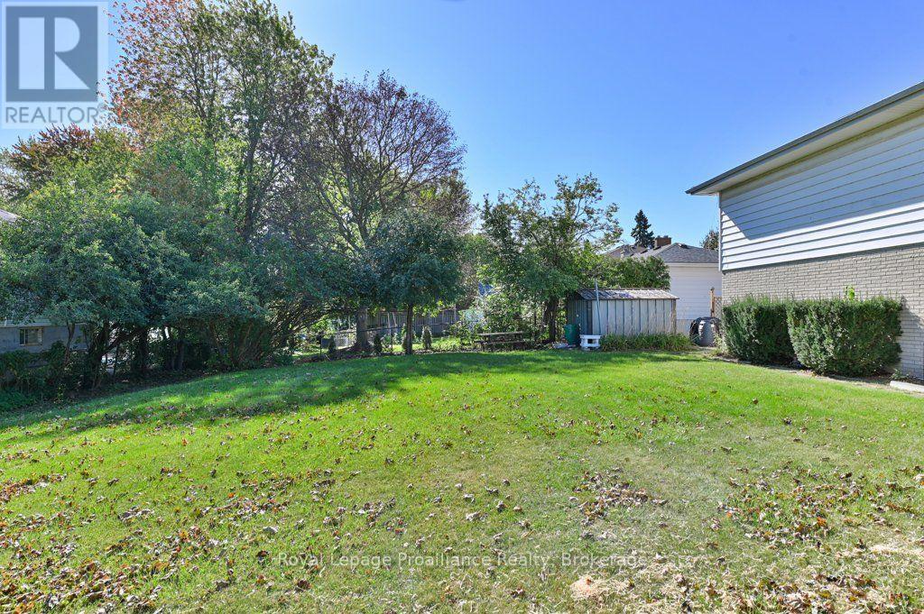 145 LELAND DRIVE - 13