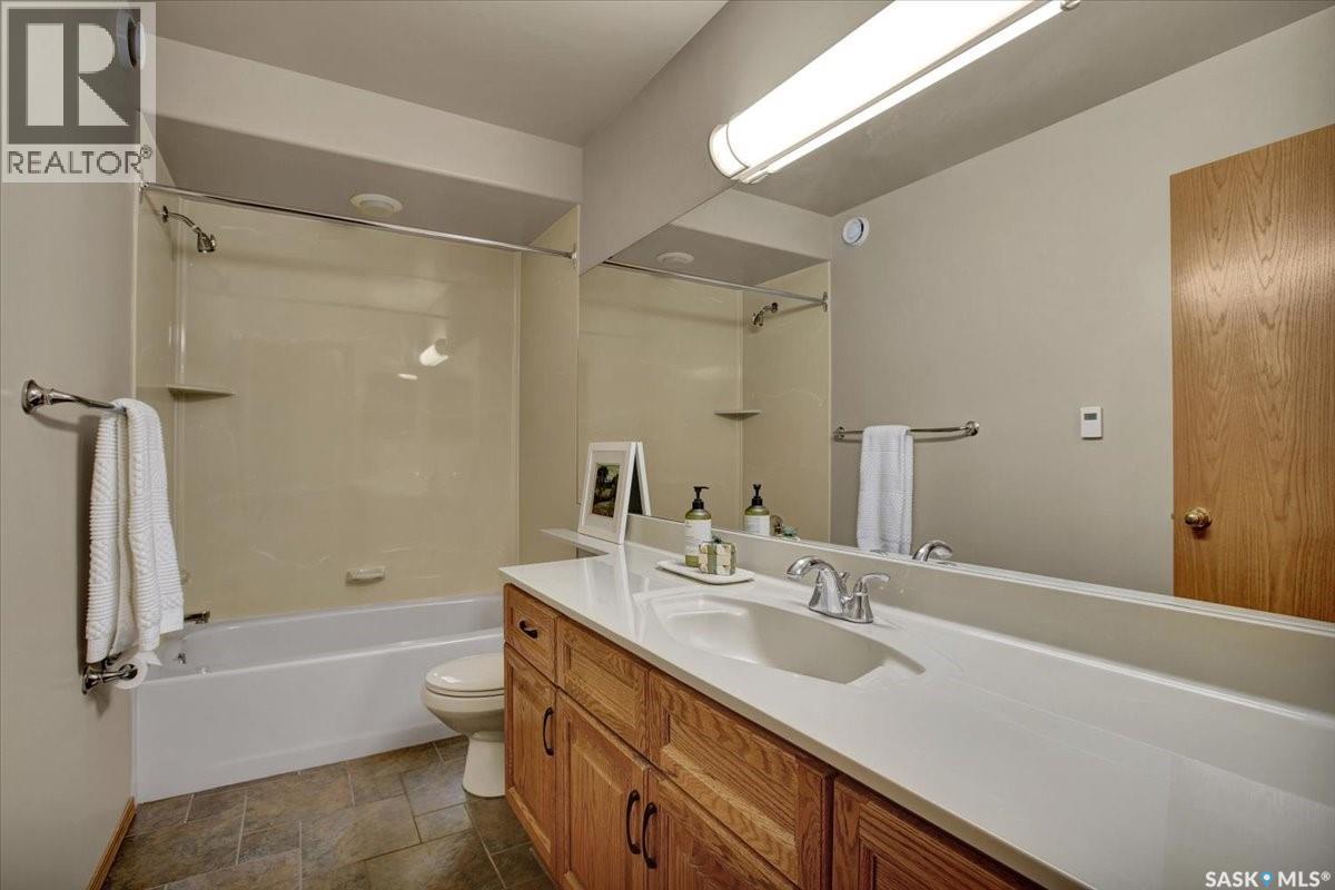 322 Collins CRESCENT - 28