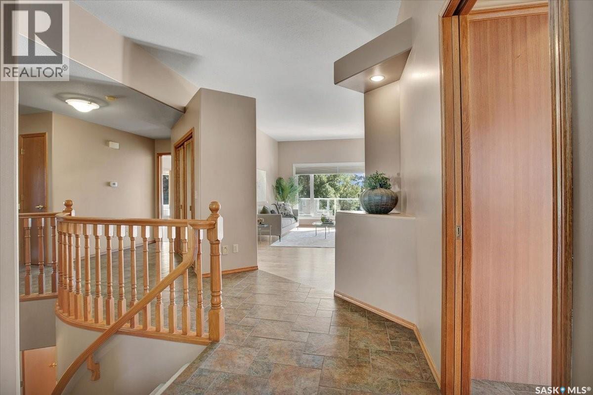 322 Collins CRESCENT - 6