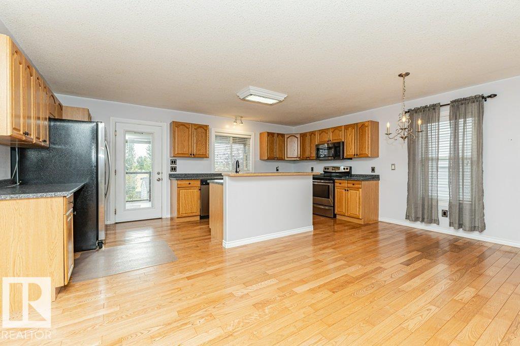4809 54 ST - 17