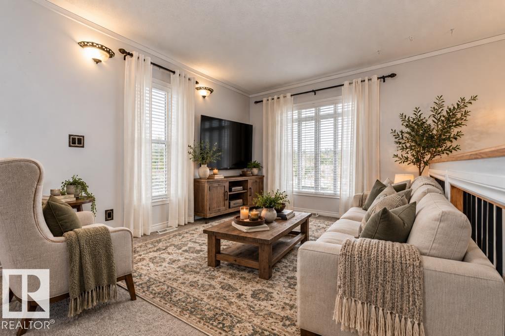 4809 54 ST - 3