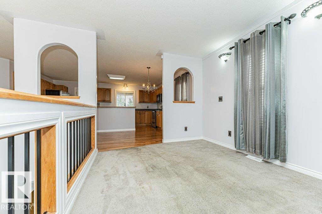 4809 54 ST - 40