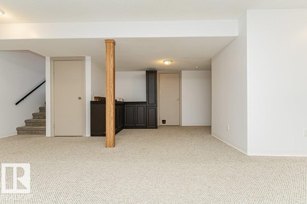 4809 54 ST - 52