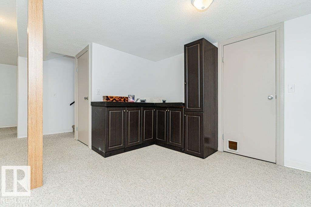 4809 54 ST - 53