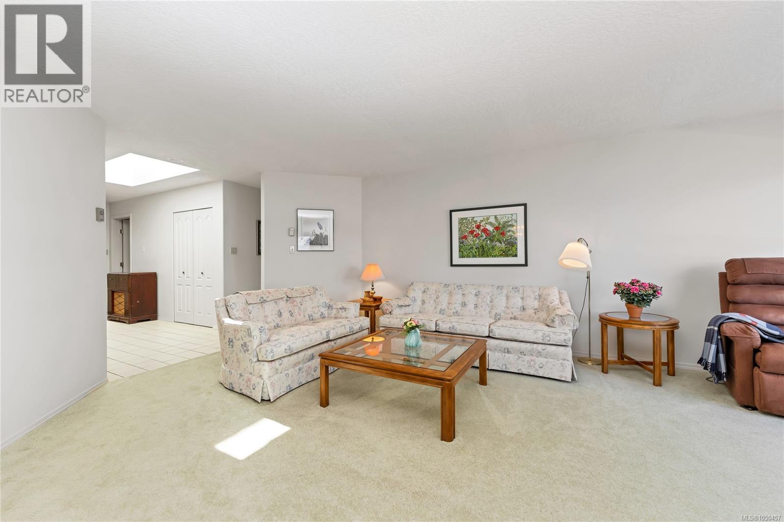 3673 Arbutus Dr N - 8