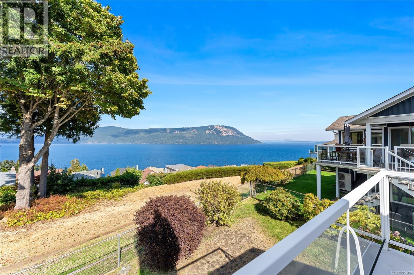 3673 Arbutus Dr N - 15
