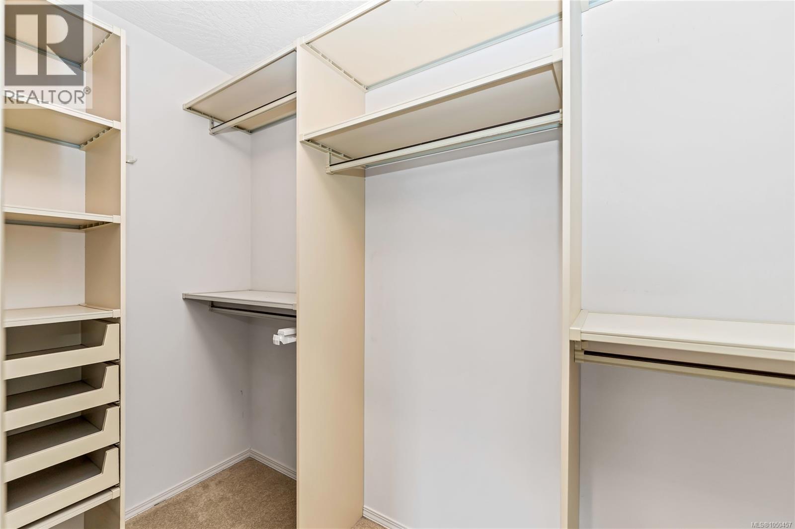 3673 Arbutus Dr N - 34