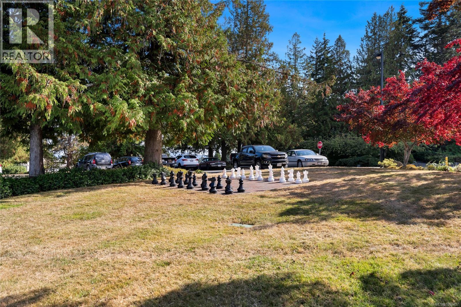 3673 Arbutus Dr N - 81