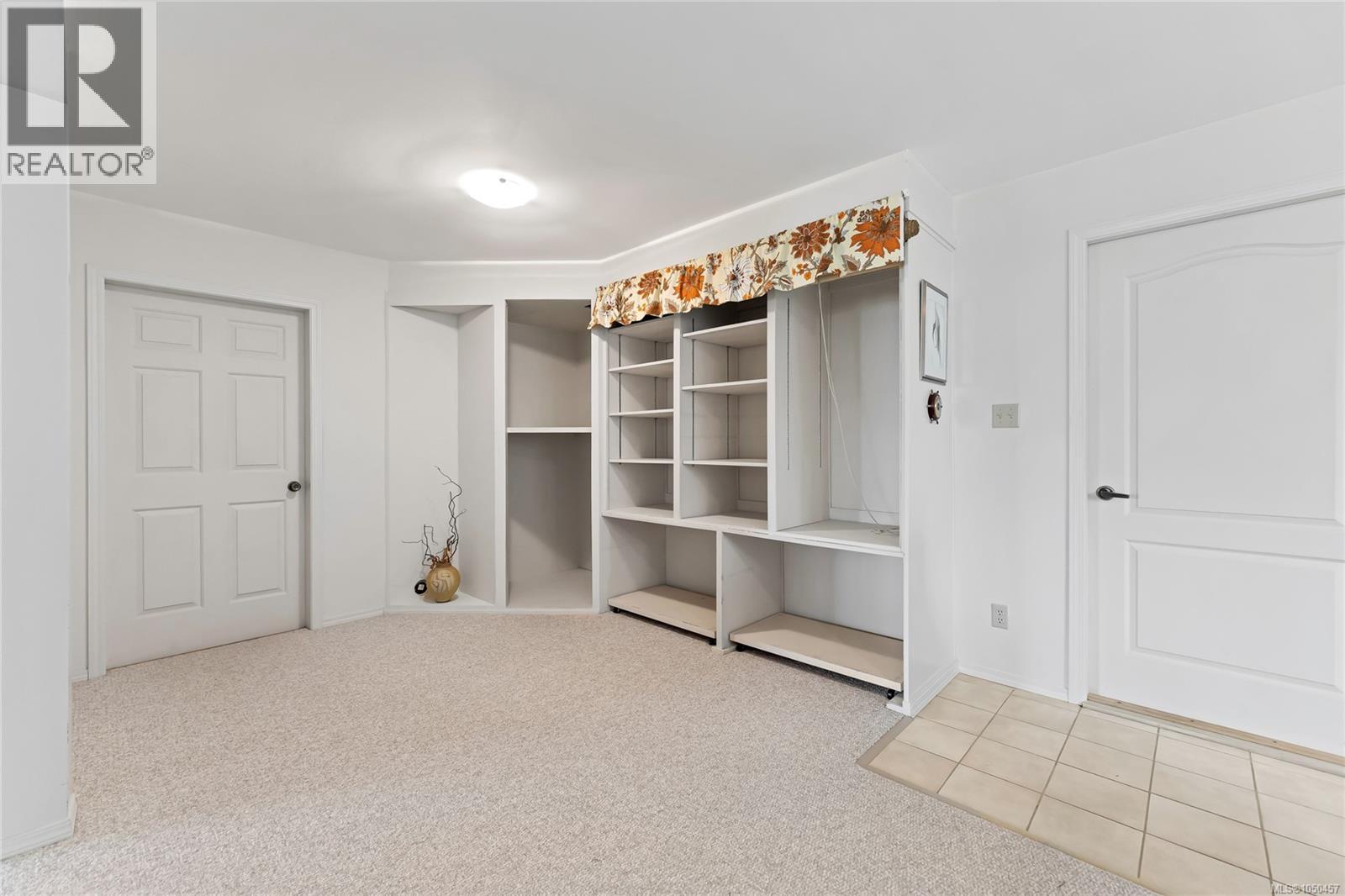 3673 Arbutus Dr N - 50