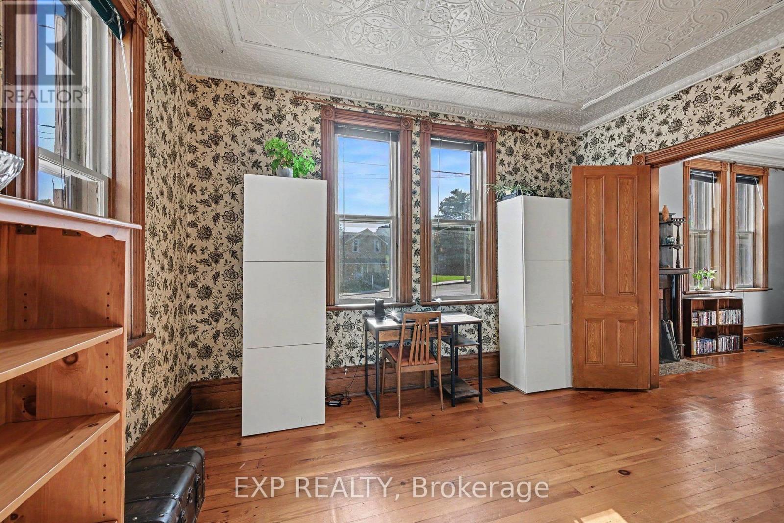 122 CLARENCE STREET - 13