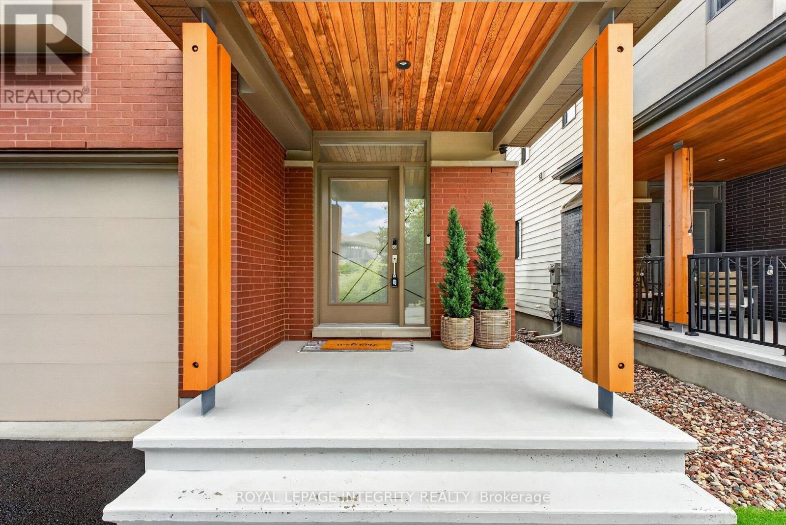 620 BRIDLEGLEN CRESCENT - 2