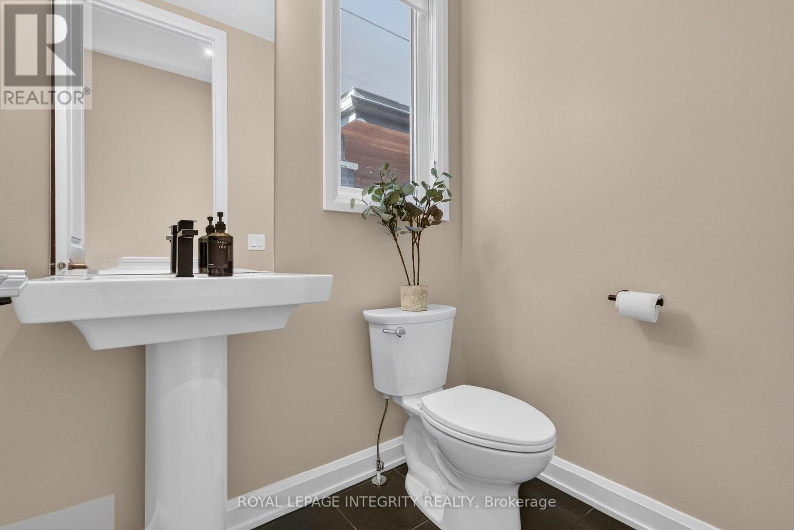 620 BRIDLEGLEN CRESCENT - 31