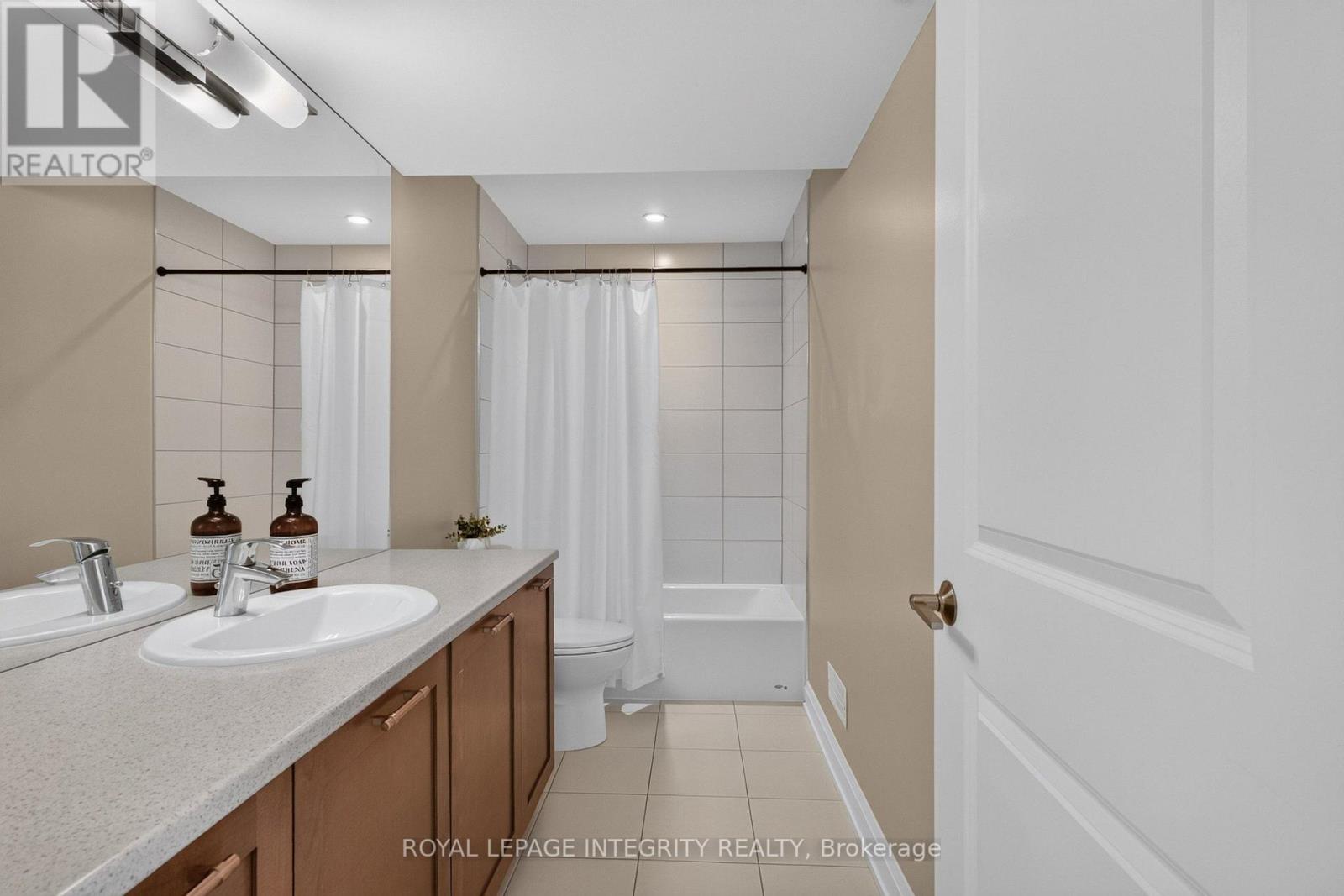 620 BRIDLEGLEN CRESCENT - 36