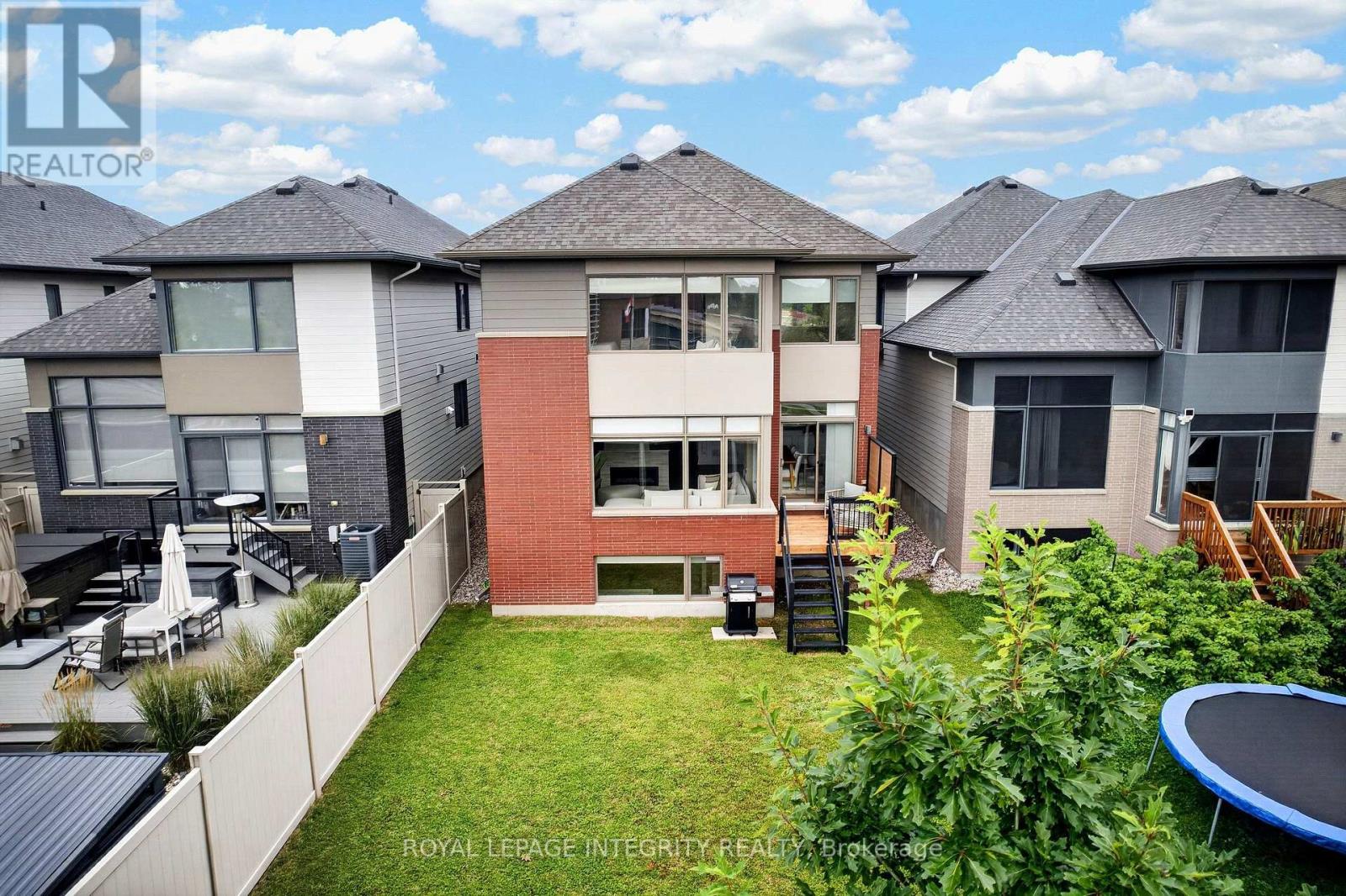 620 BRIDLEGLEN CRESCENT - 38