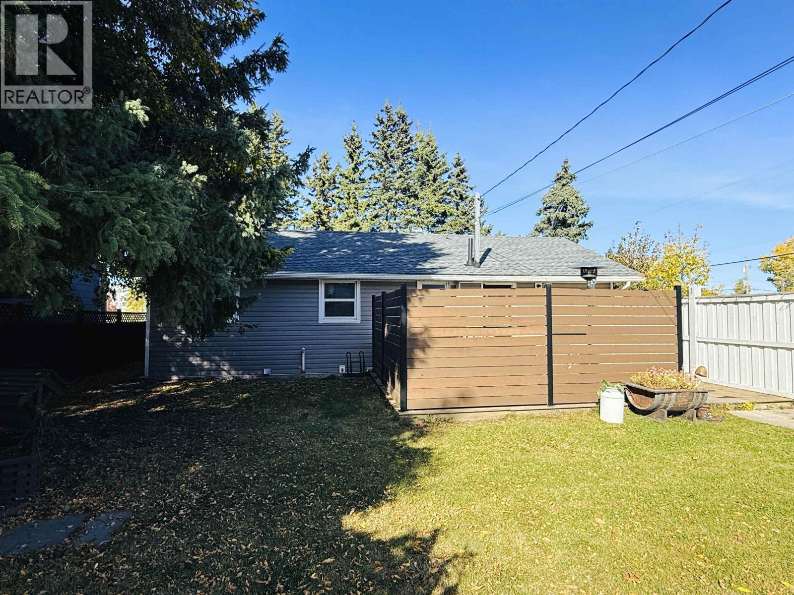 9203 104 AVENUE - Image 3