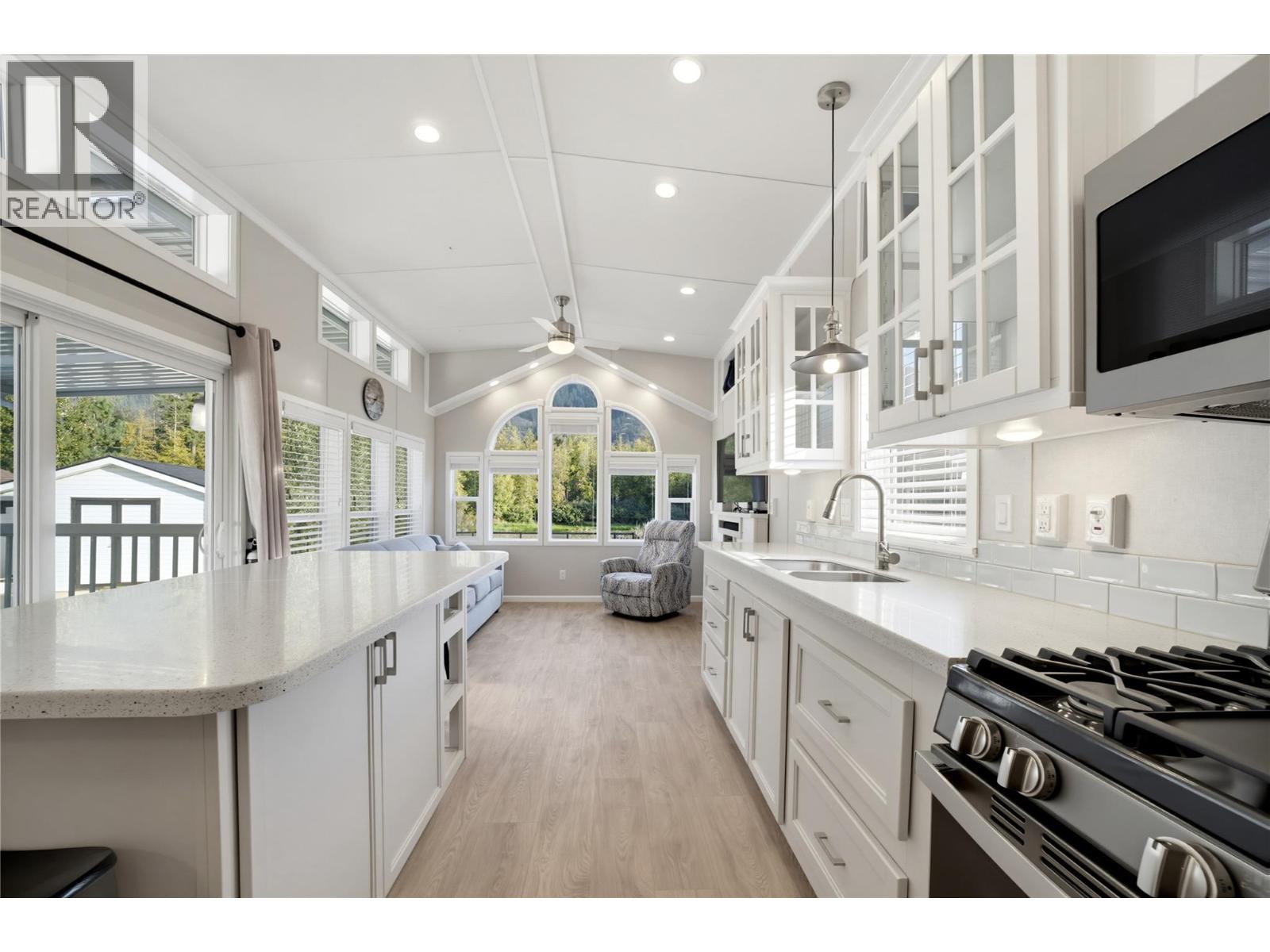 68 1383 Silver Sands Road, Sicamous