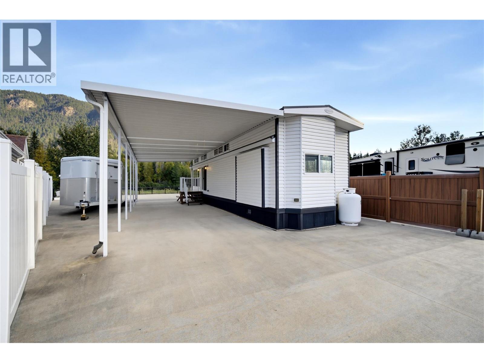68 1383 Silver Sands Road, Sicamous