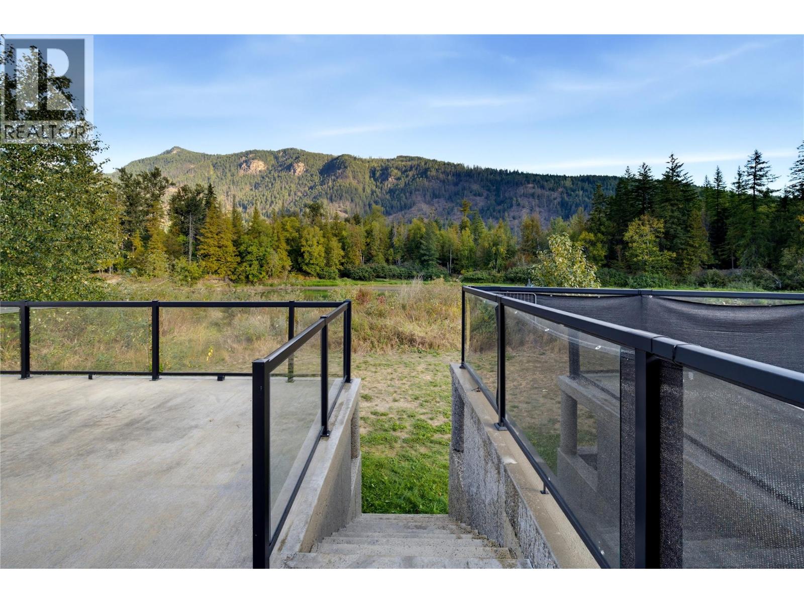68 1383 Silver Sands Road, Sicamous