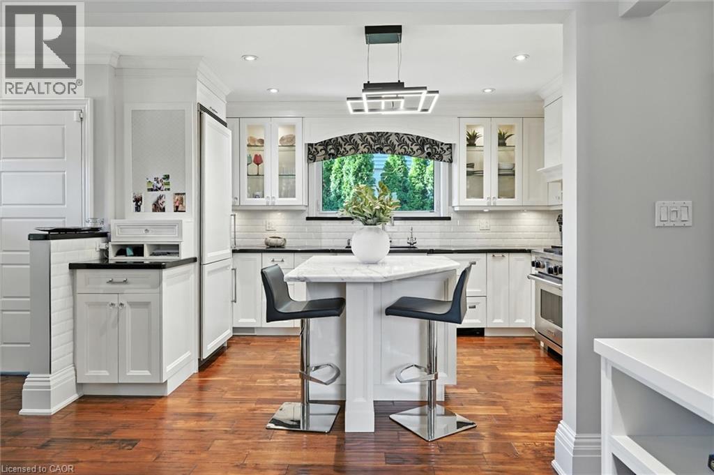 2209 GHENT Avenue, Burlington — photo 11