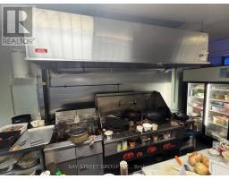 2 - 1065 Davis Drive, Newmarket, ON L3Y2R9 Photo 9