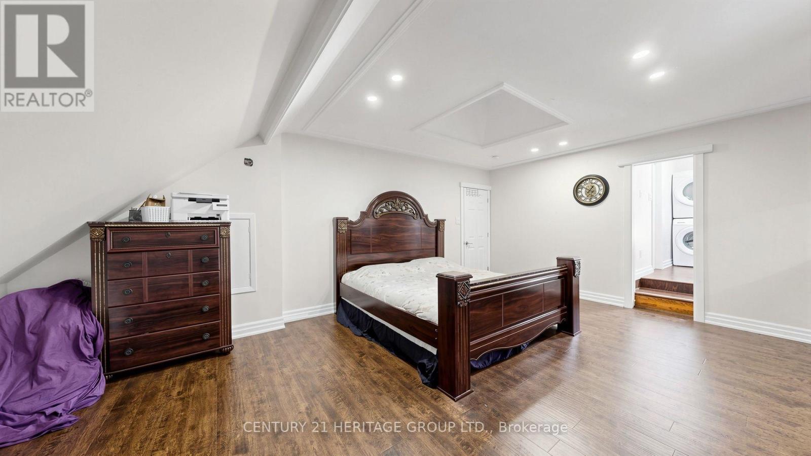 70 ROYAL ORCHARD BOULEVARD - 19