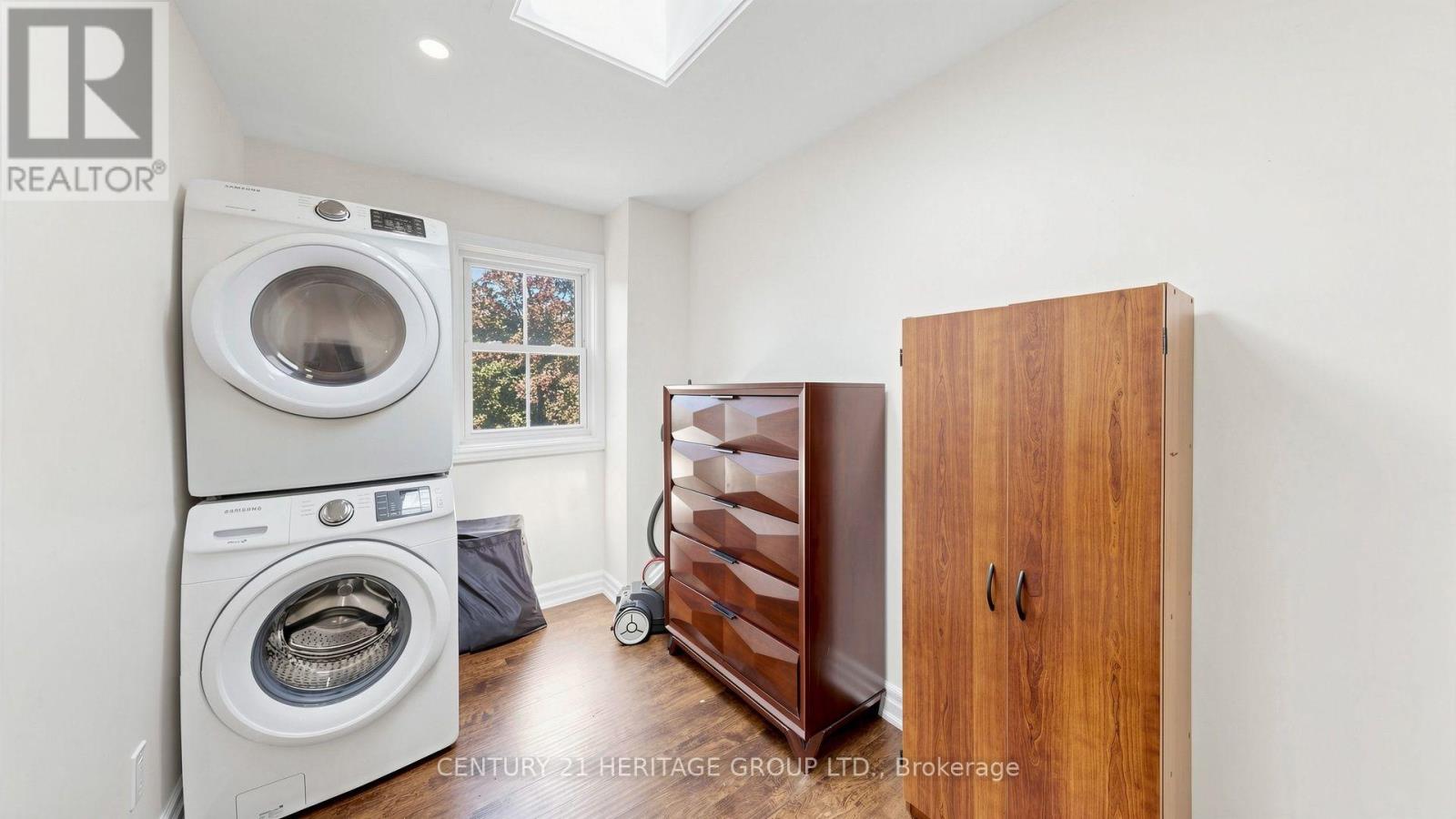 70 ROYAL ORCHARD BOULEVARD - 22