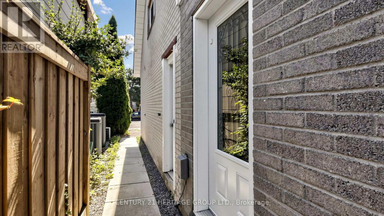 70 ROYAL ORCHARD BOULEVARD - 45