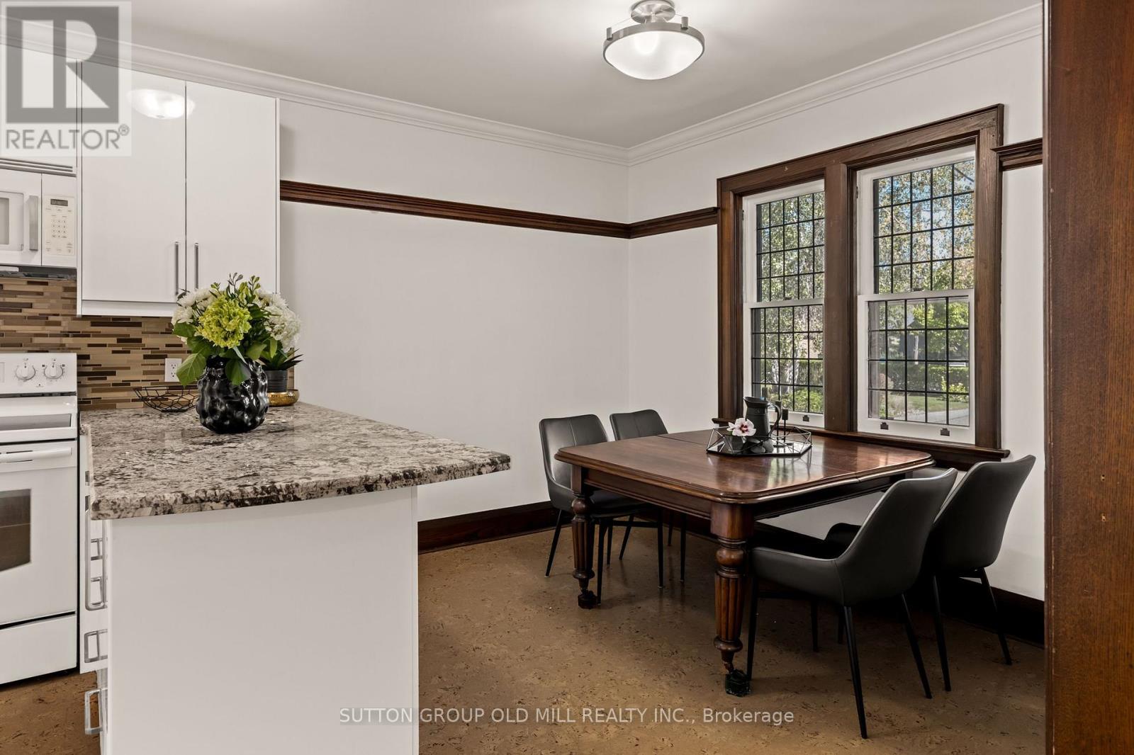 1372 ISLINGTON AVENUE - 12
