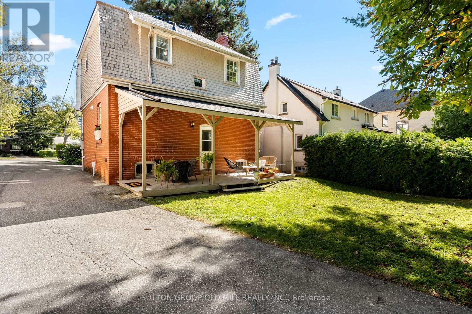 1372 ISLINGTON AVENUE - 34