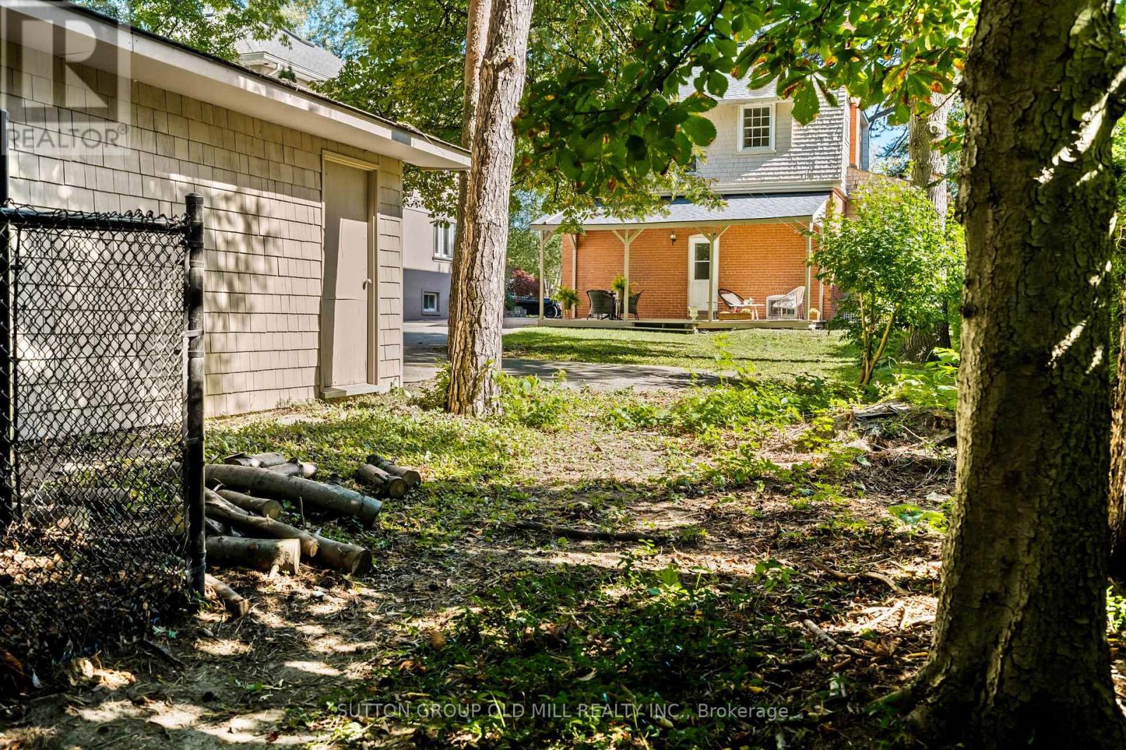 1372 ISLINGTON AVENUE - 40