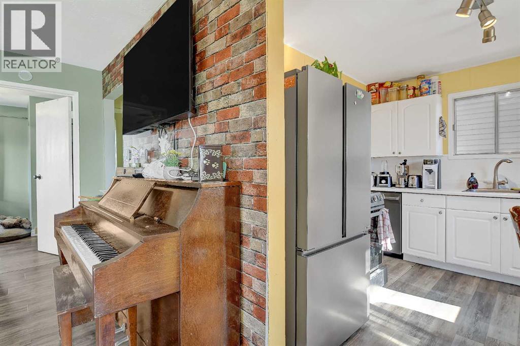9320 106 Avenue - 5