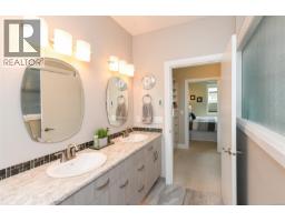 2763 Fife Pl, Courtenay, BC V9N4A6 Photo 25