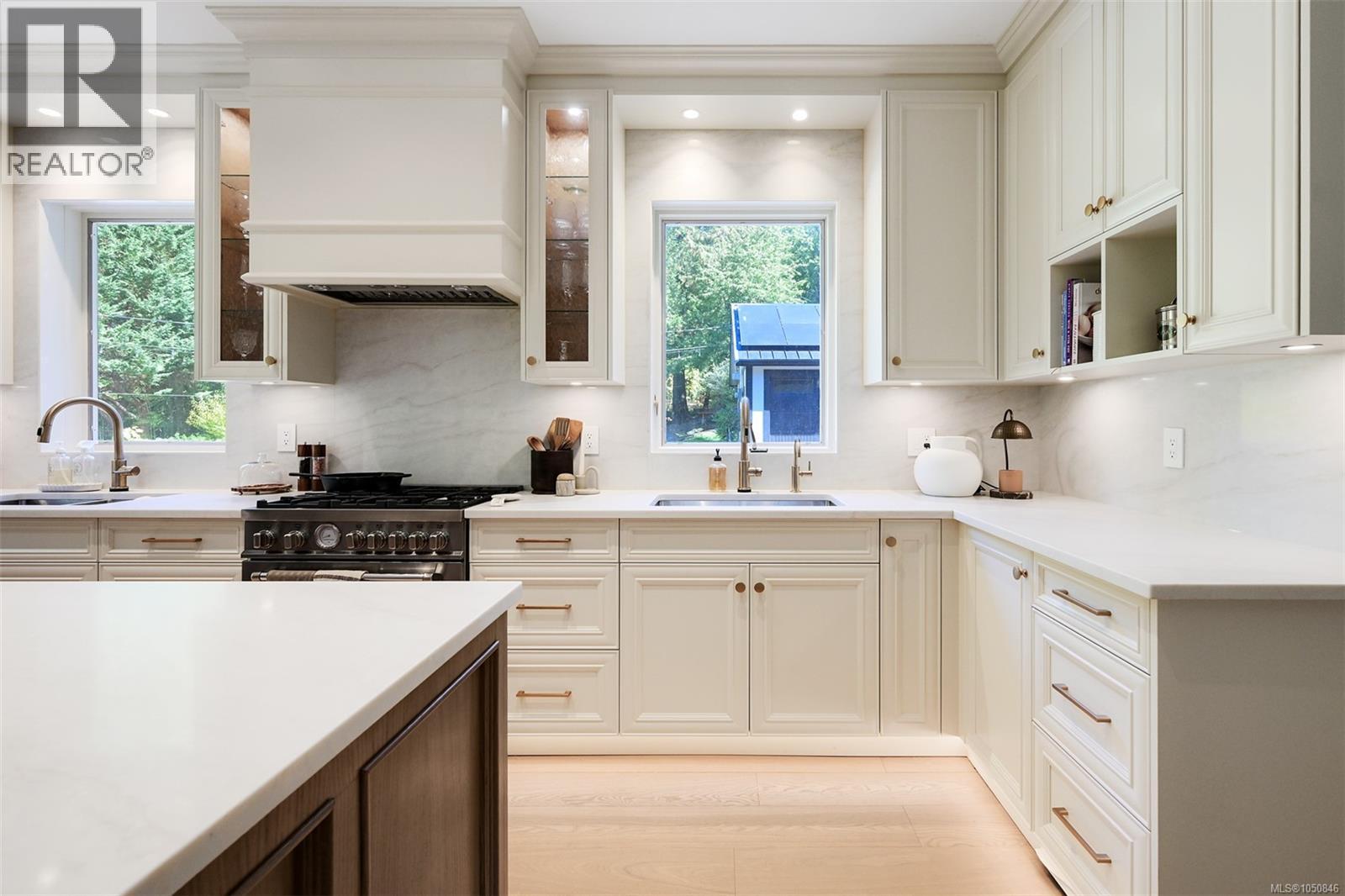 8401 Lawrence Rd - 22