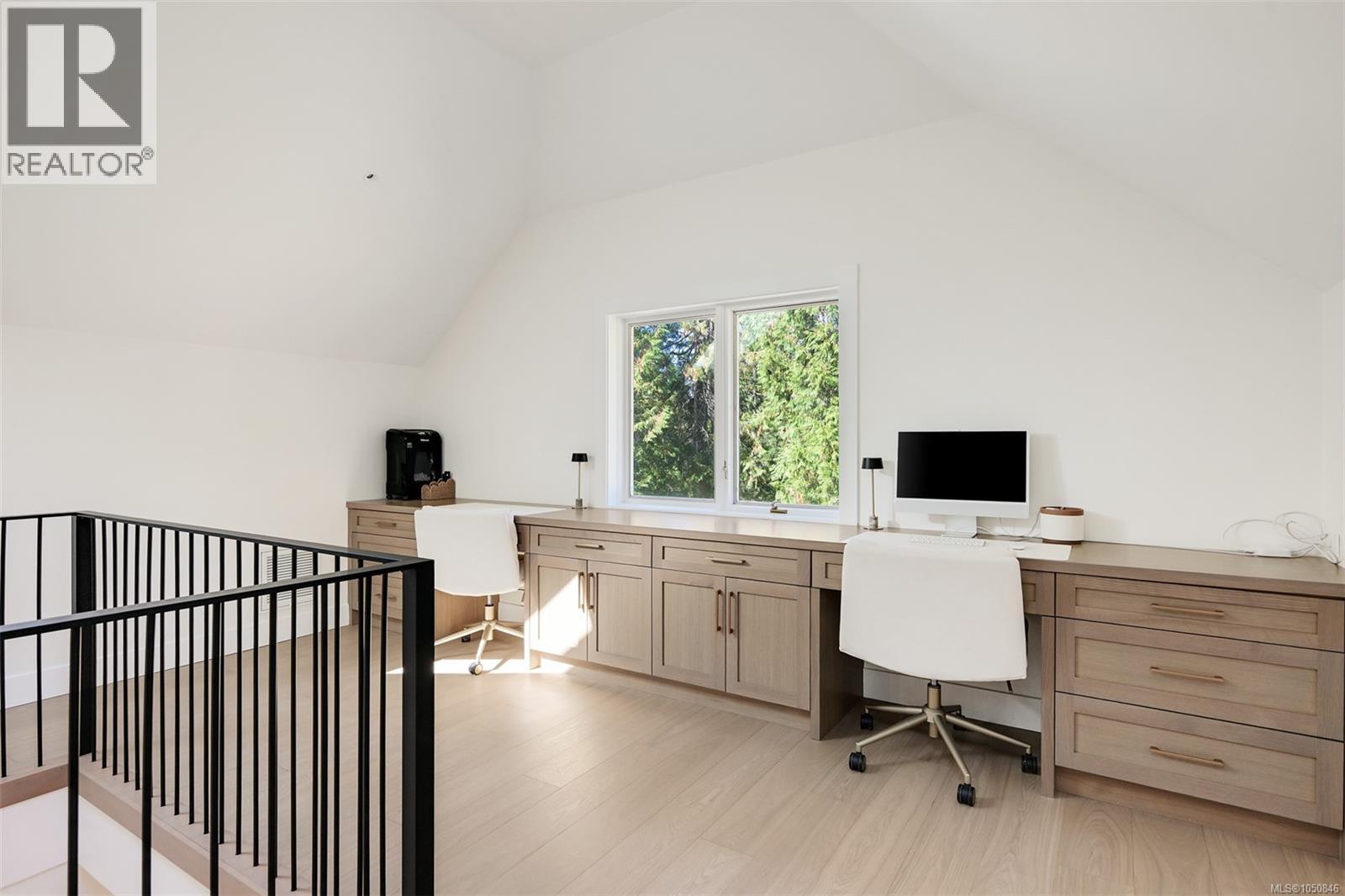 8401 Lawrence Rd - 44