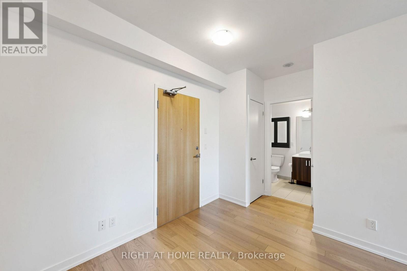 #307 36 HOWARD PARK AVENUE - 25