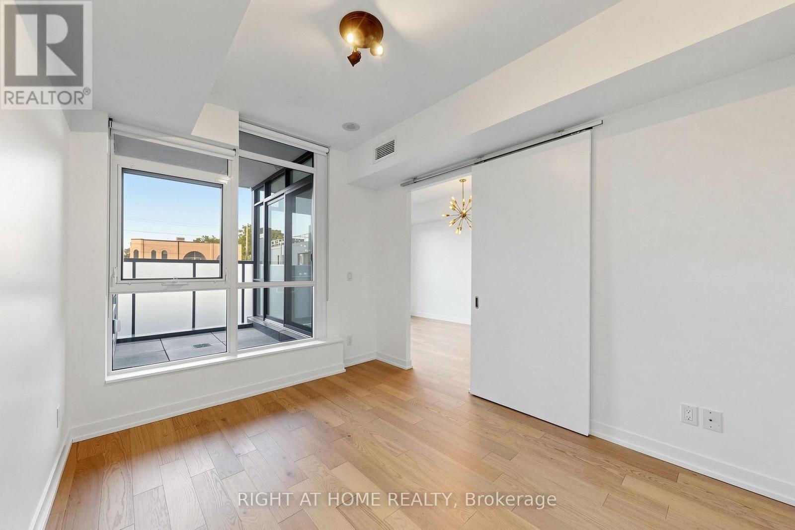 #307 36 HOWARD PARK AVENUE - 21