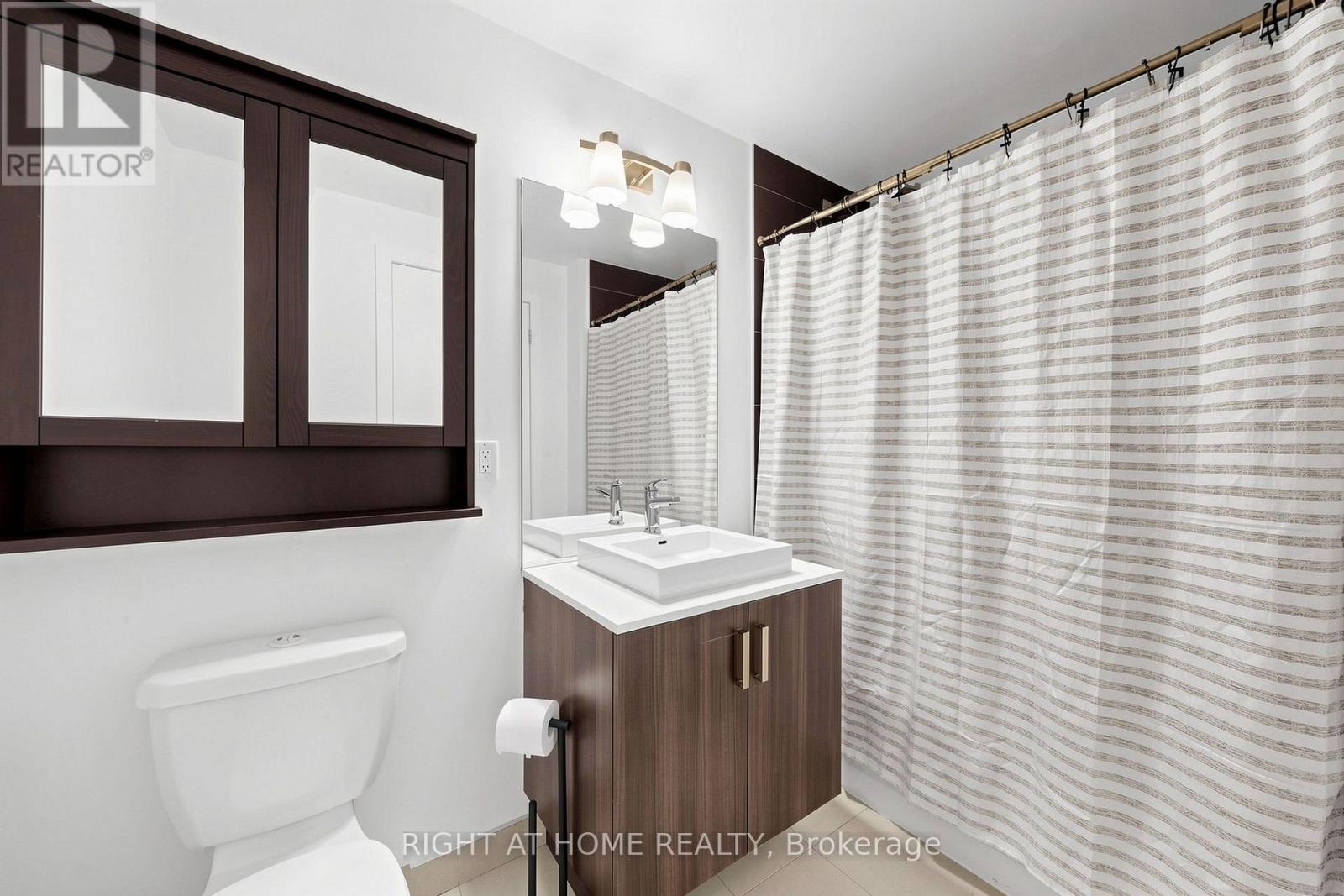 #307 36 HOWARD PARK AVENUE - 29