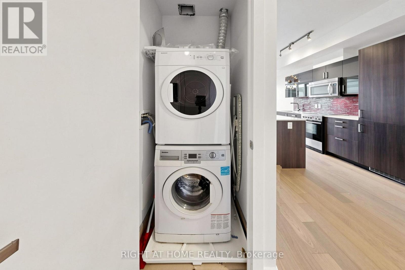 #307 36 HOWARD PARK AVENUE - Image 32