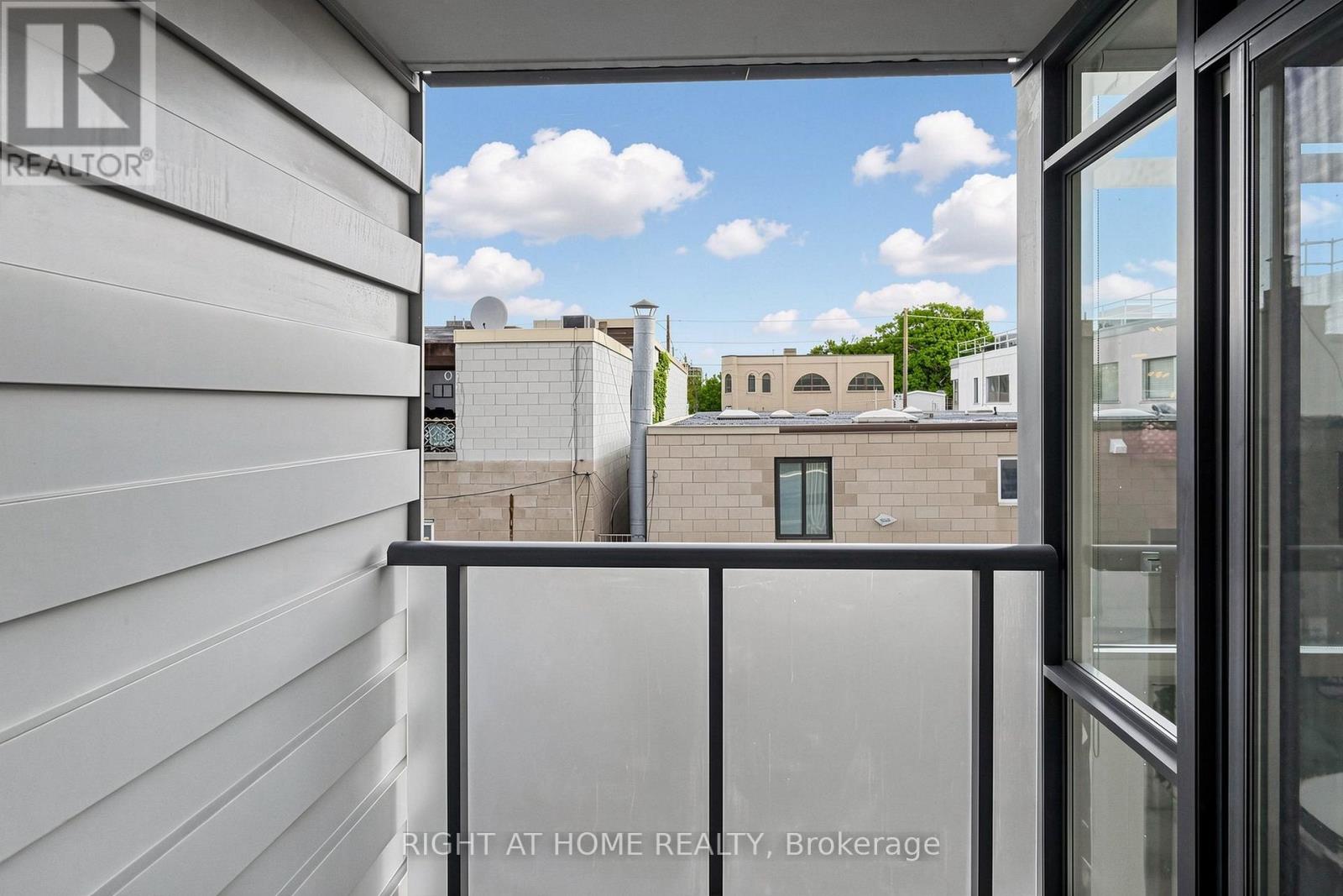#307 36 HOWARD PARK AVENUE - 34