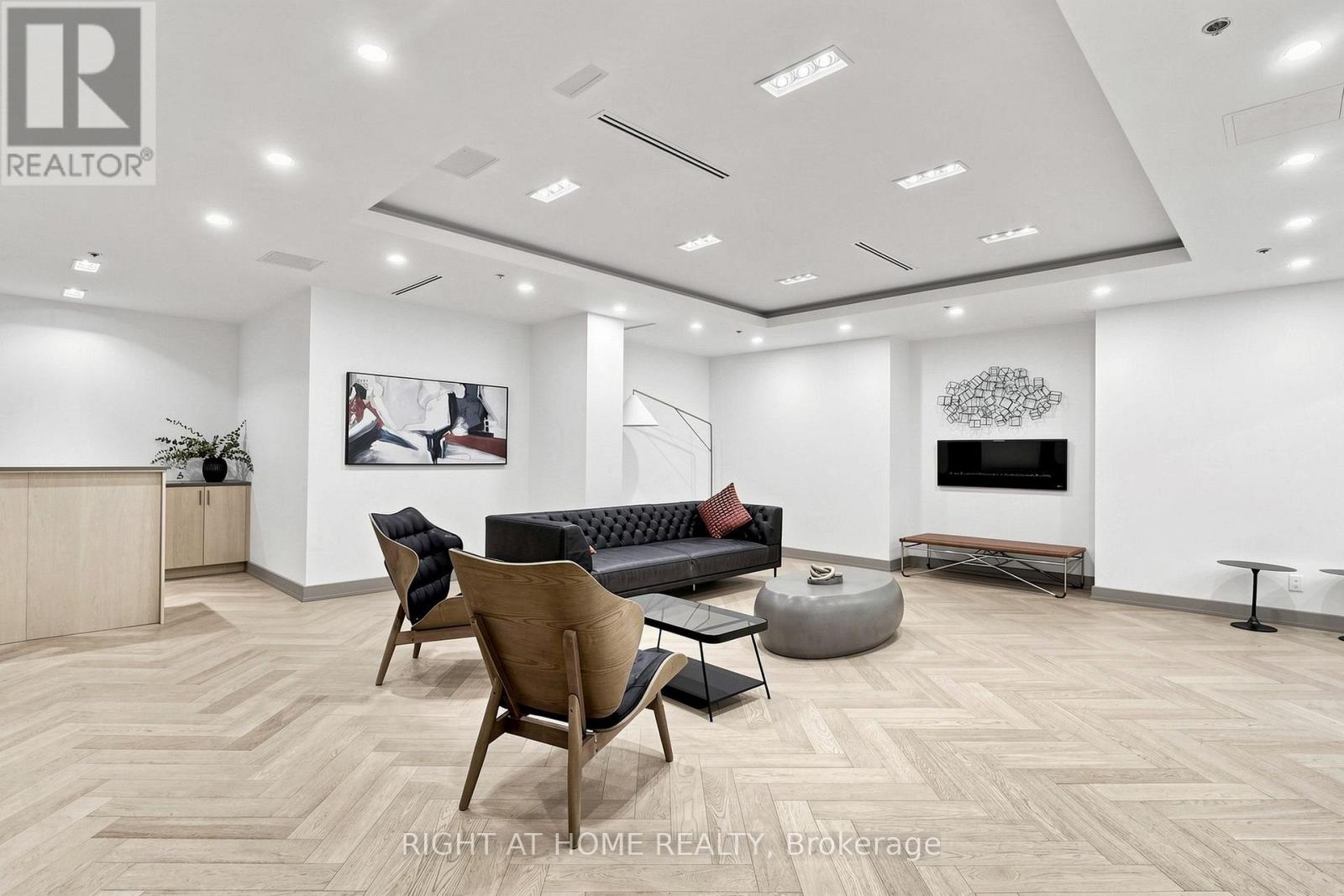#307 36 HOWARD PARK AVENUE - Image 38