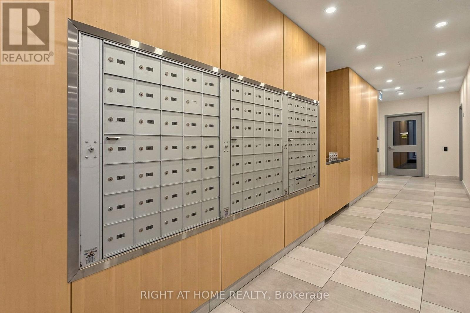 #307 36 HOWARD PARK AVENUE - Image 36