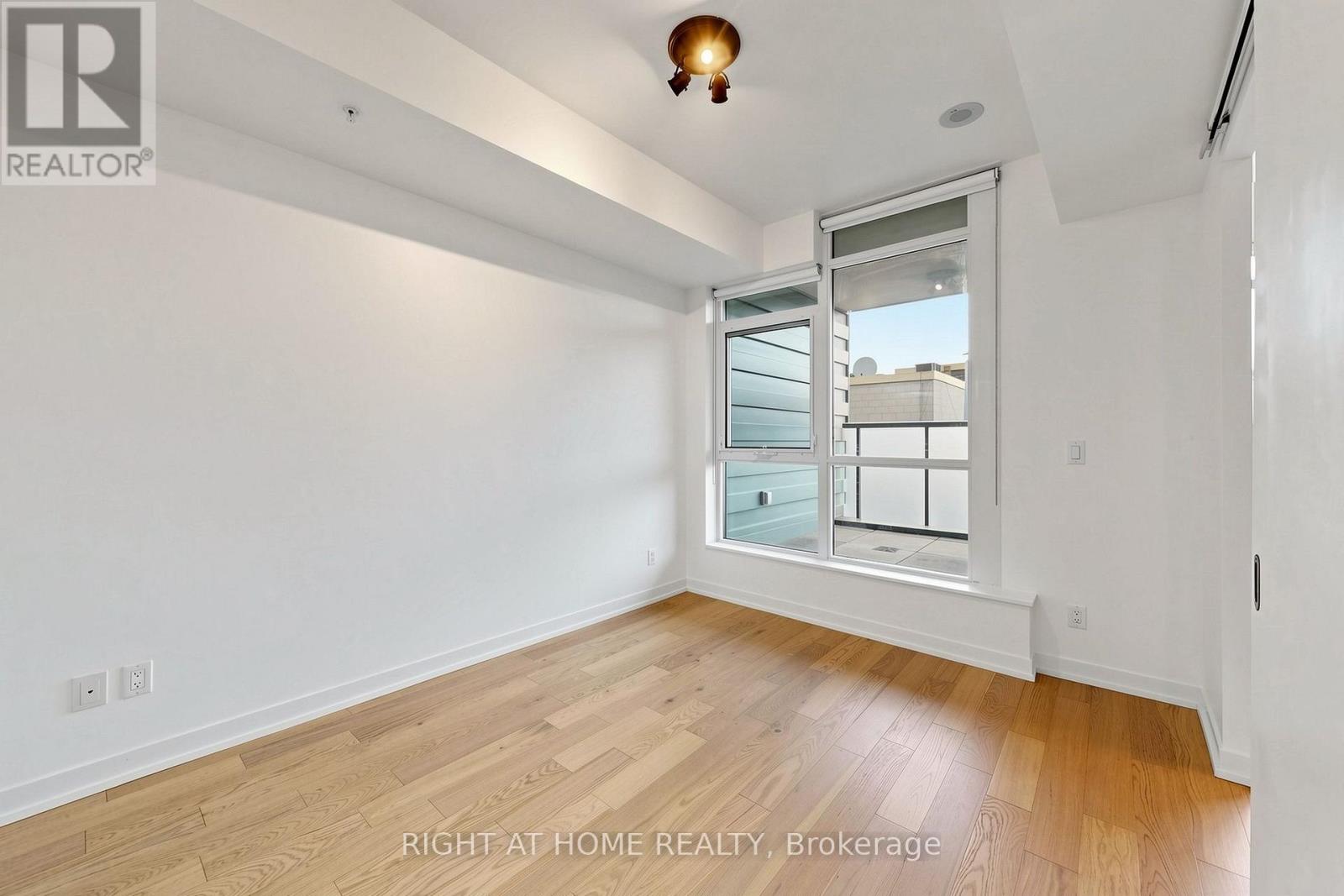 #307 36 HOWARD PARK AVENUE - 20