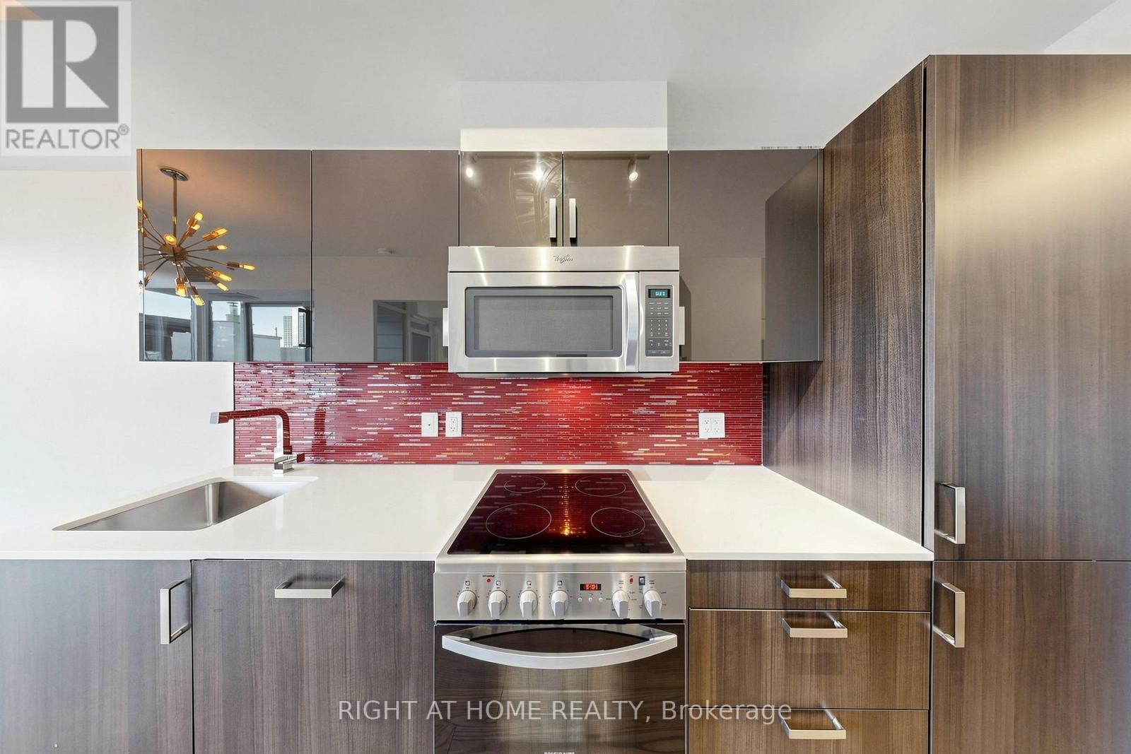 #307 36 HOWARD PARK AVENUE - 19