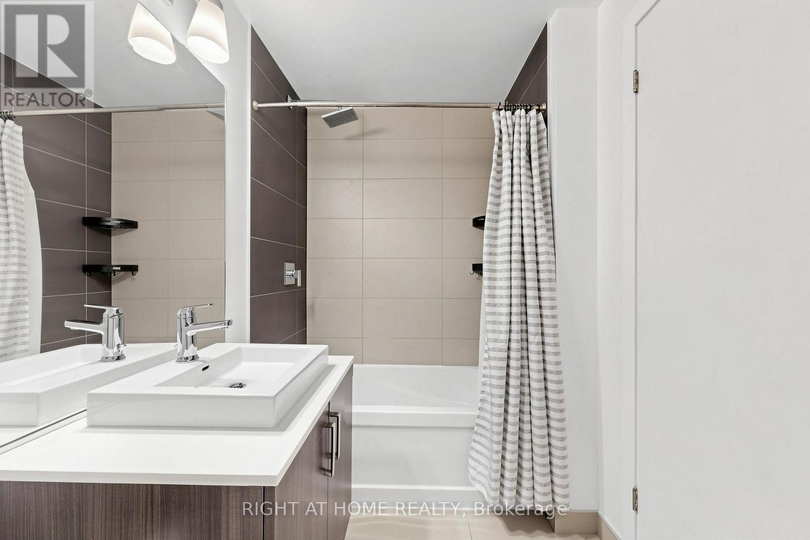 #307 36 HOWARD PARK AVENUE - 31