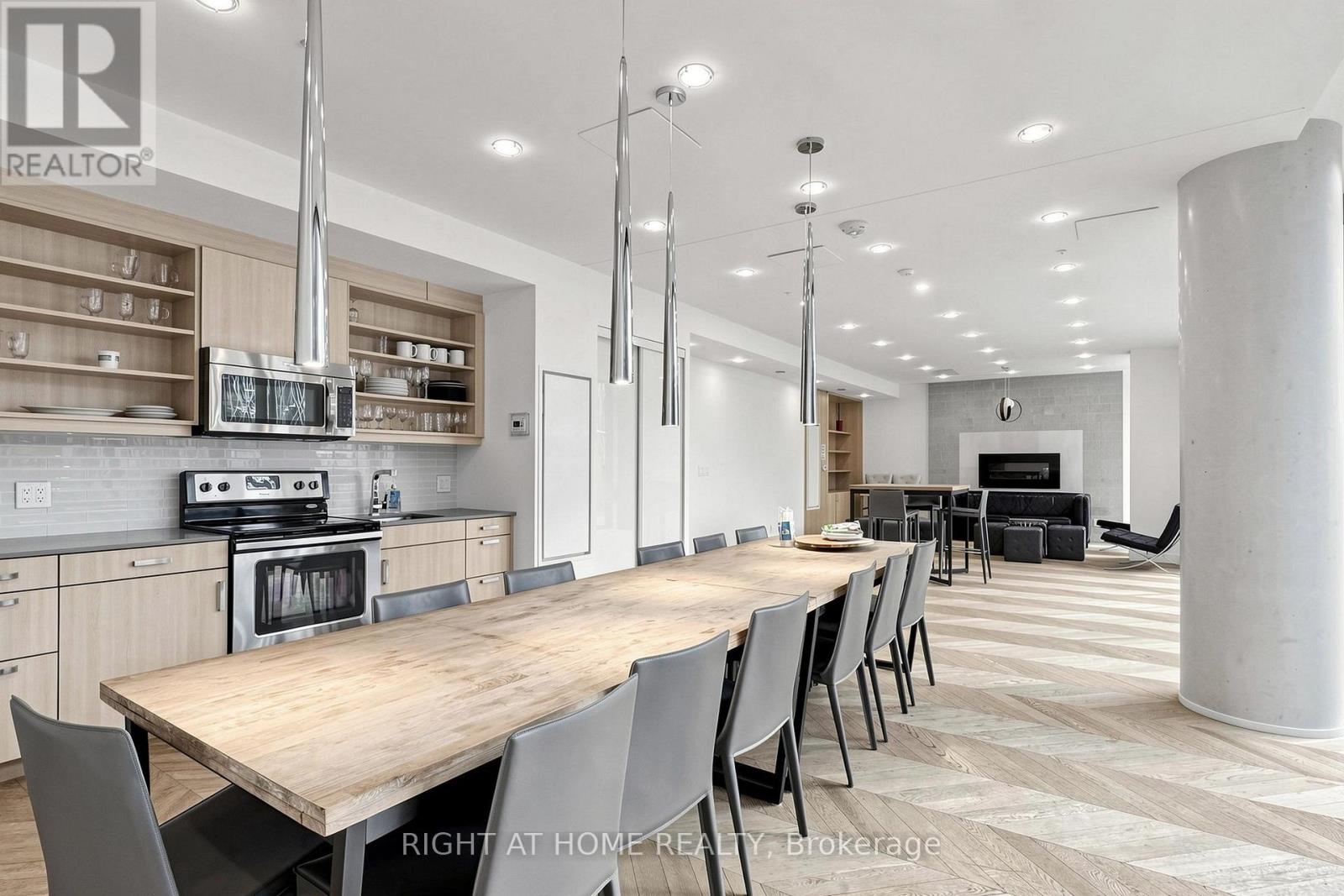 #307 36 HOWARD PARK AVENUE - Image 41