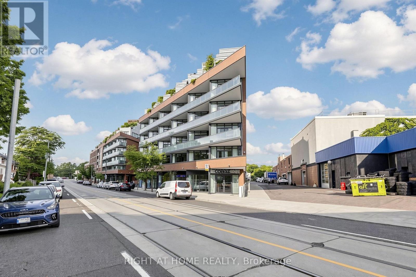 #307 36 HOWARD PARK AVENUE - 45