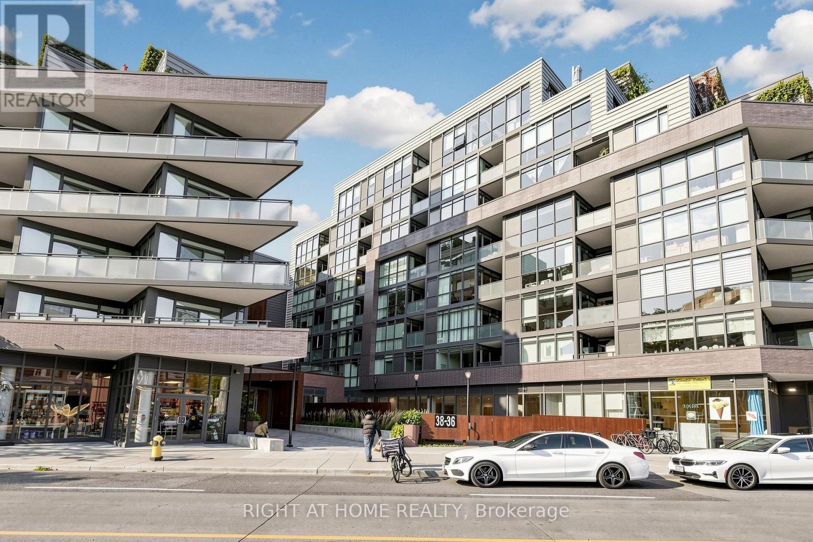 #307 36 HOWARD PARK AVENUE - 49